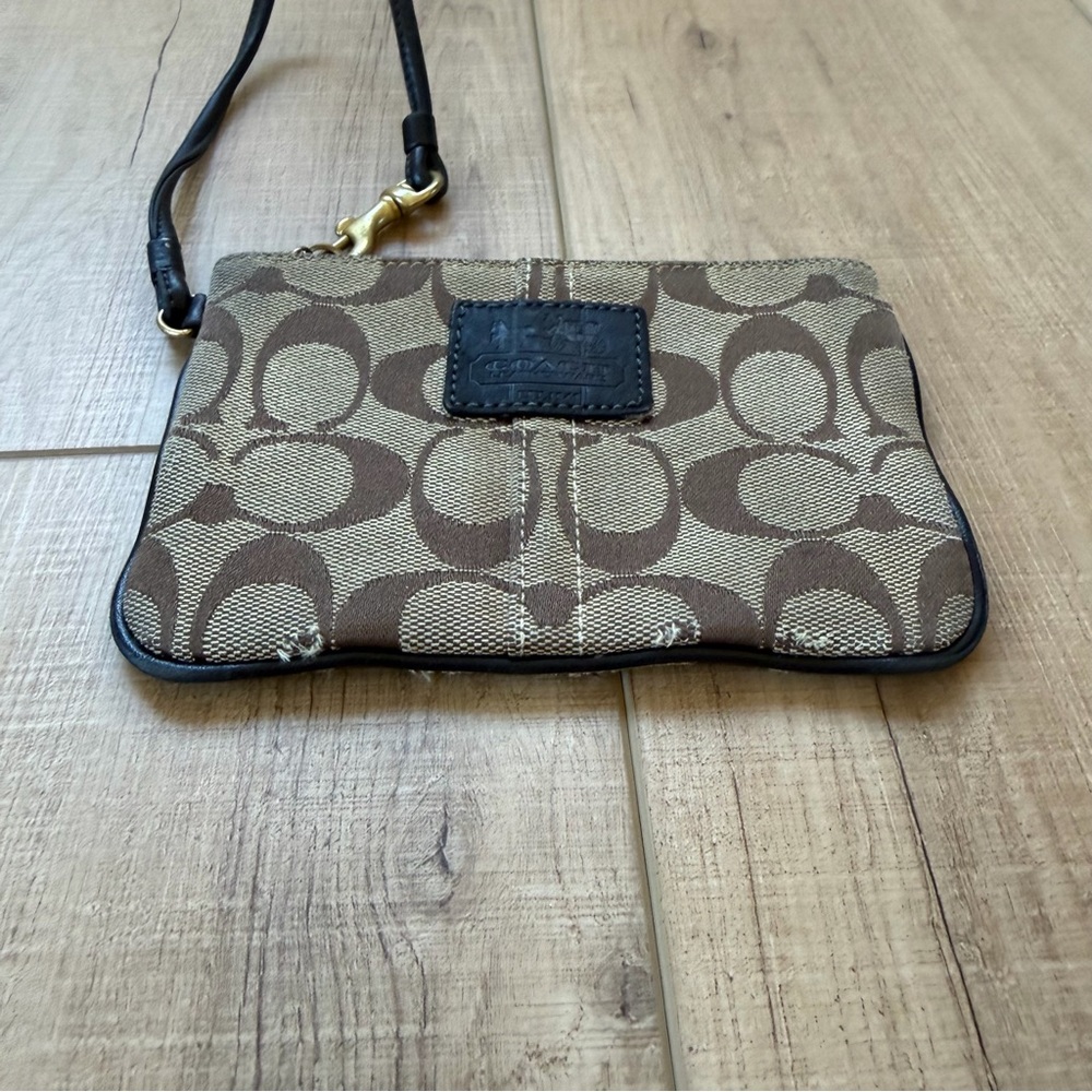 Coach Signature Black Wallet Wristlet Pouch Clutch 6x4 Zip Small Card Holder - Picture 2 of 7